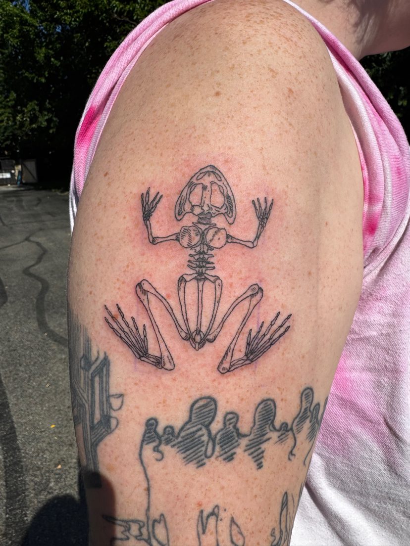 Skeleton frog tattoo design